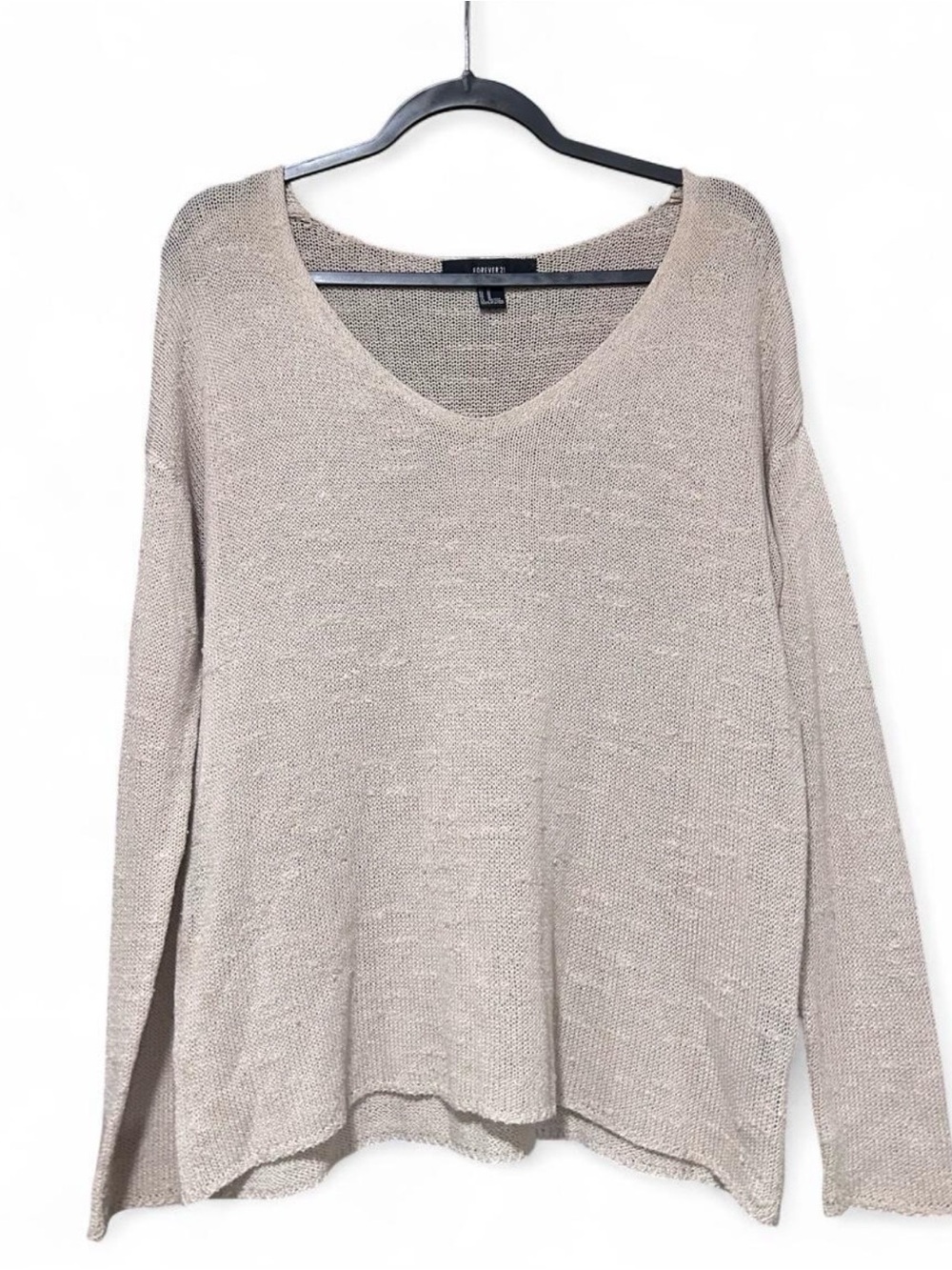 Forever 21 Oatmeal Beige Lightweight Knit Sweater Size Medium V-Neck